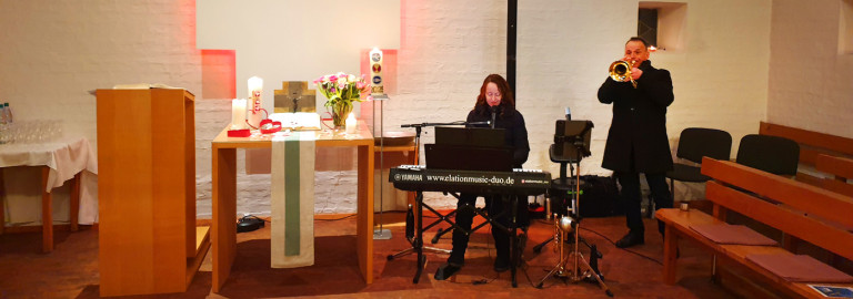 Kreuzleuchten-Gottesdienst mit dem Elation Music Duo zum Valentinstag