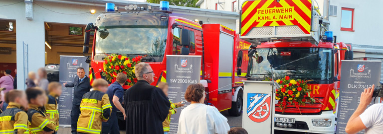 Segnung der neuen Fahrzeuge der Feuerwehr Kahl