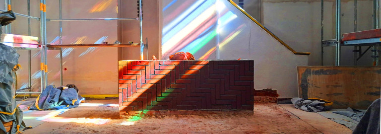 Der Altar in der Kreuzkirche ohne Stufe