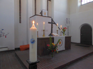 Osterkerze in der Kreuzkirche
