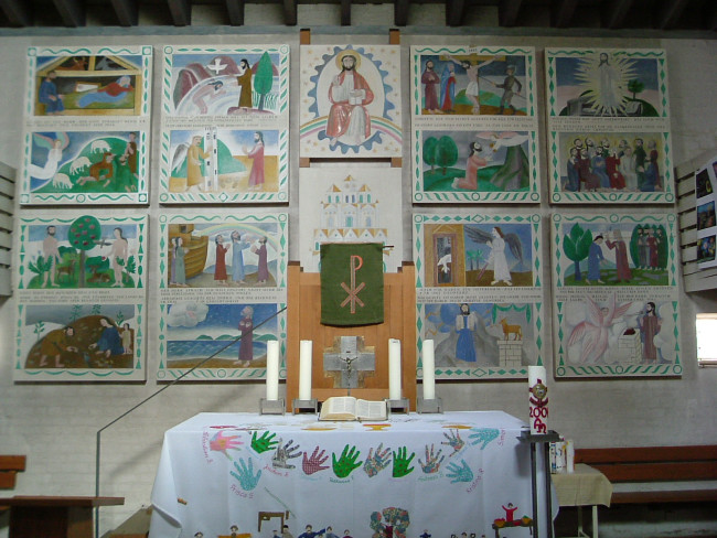 Bilderwand in Erlöserkirche